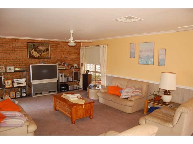 33 Horder Crescent, Bacchus Marsh VIC 3340
