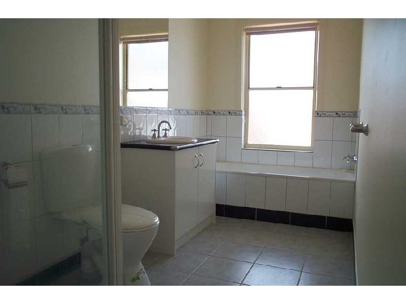 Unit 2/20 Higgins Court, Bacchus Marsh VIC 3340