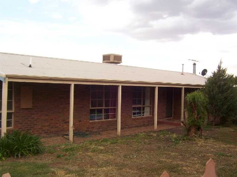 4 James Court, Bacchus Marsh VIC 3340
