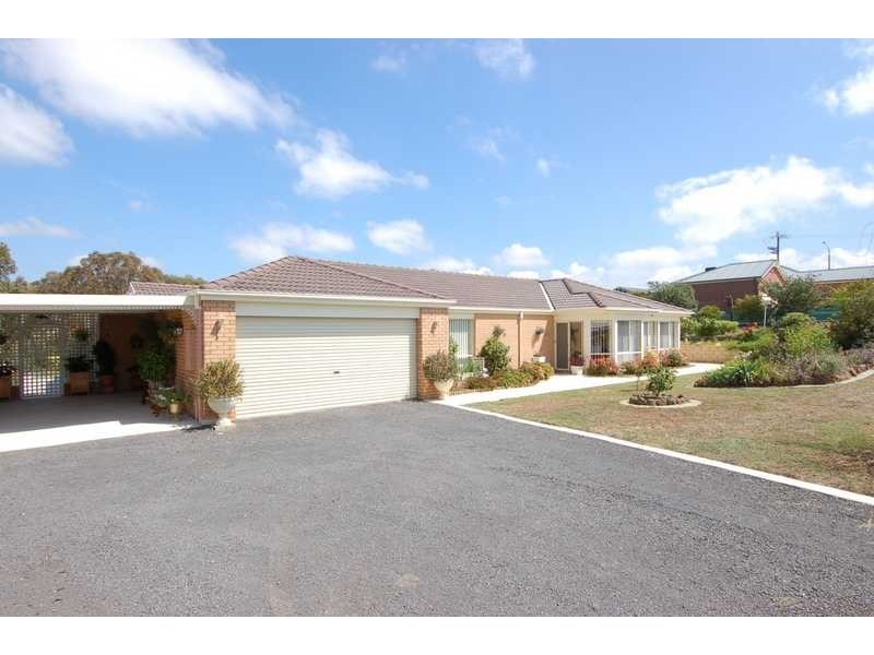 133 Halletts Way, Bacchus Marsh VIC 3340