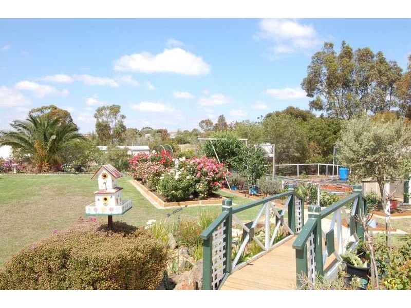 133 Halletts Way, Bacchus Marsh VIC 3340