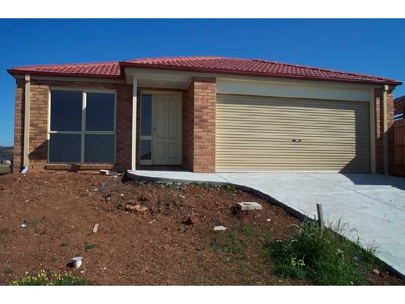 13 Davison Crt, Bacchus Marsh VIC 3340