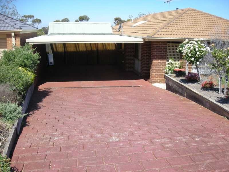 71 Underbank Boulevard, Bacchus Marsh VIC 3340
