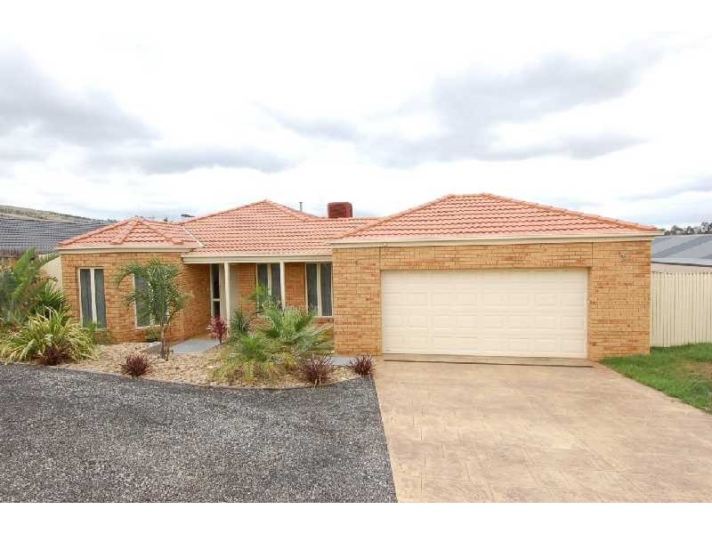 9 Dunn Court, Bacchus Marsh VIC 3340
