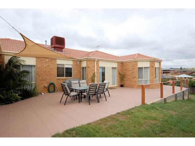 9 Dunn Court, Bacchus Marsh VIC 3340