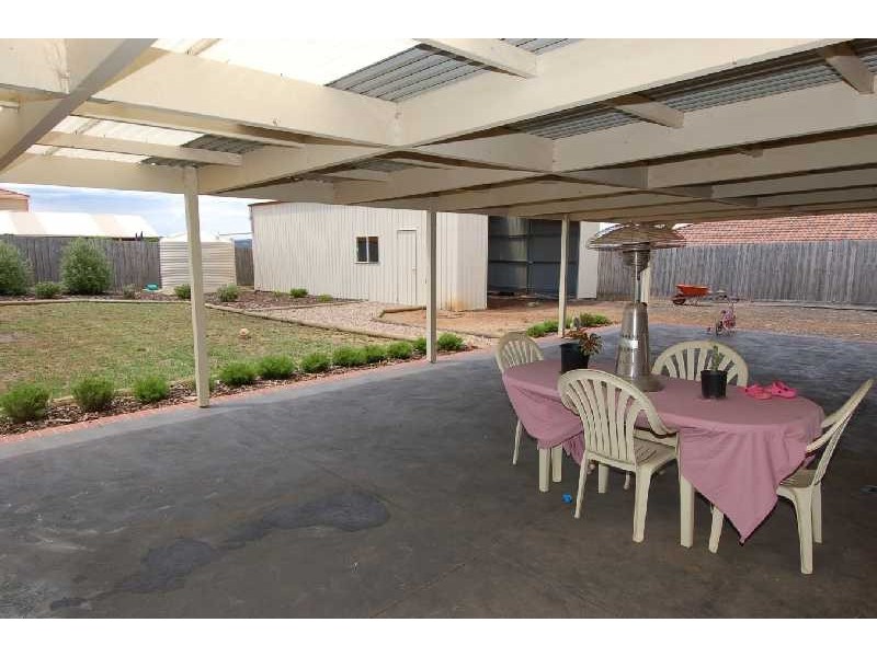 28 Maddison Circuit, Bacchus Marsh VIC 3340
