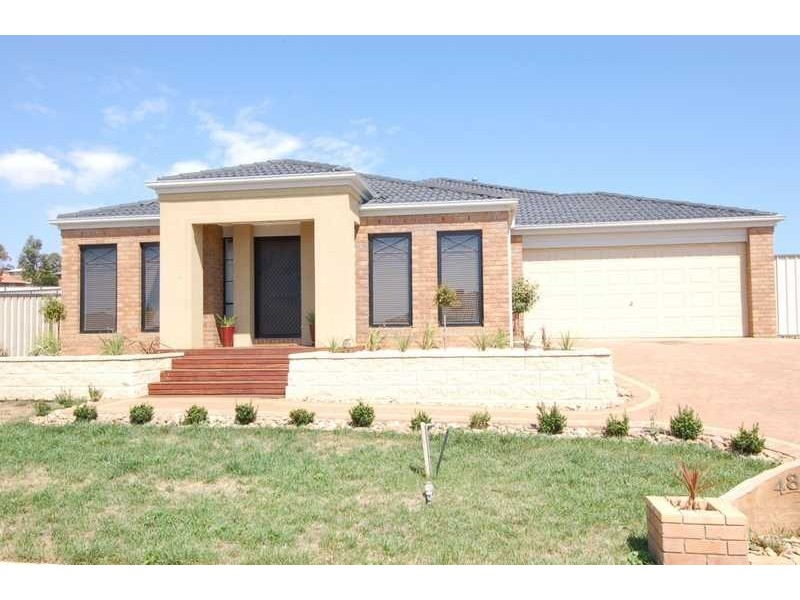 48 Grantleigh Drive, Bacchus Marsh VIC 3340