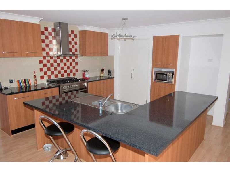 48 Grantleigh Drive, Bacchus Marsh VIC 3340