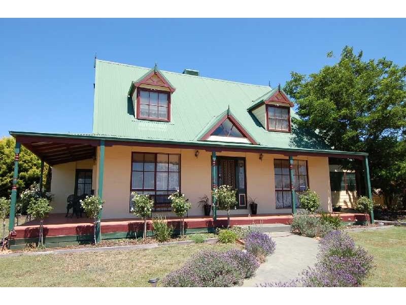 187 Halletts Way, Bacchus Marsh VIC 3340