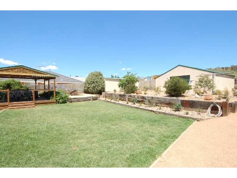 187 Halletts Way, Bacchus Marsh VIC 3340