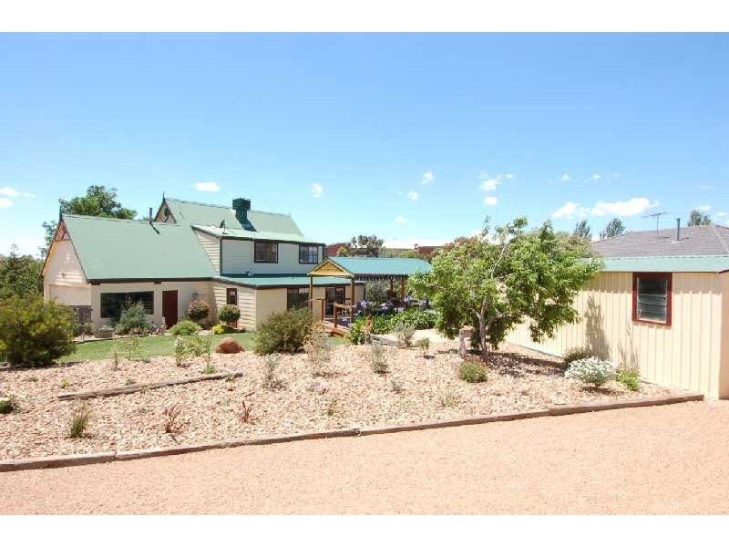 187 Halletts Way, Bacchus Marsh VIC 3340