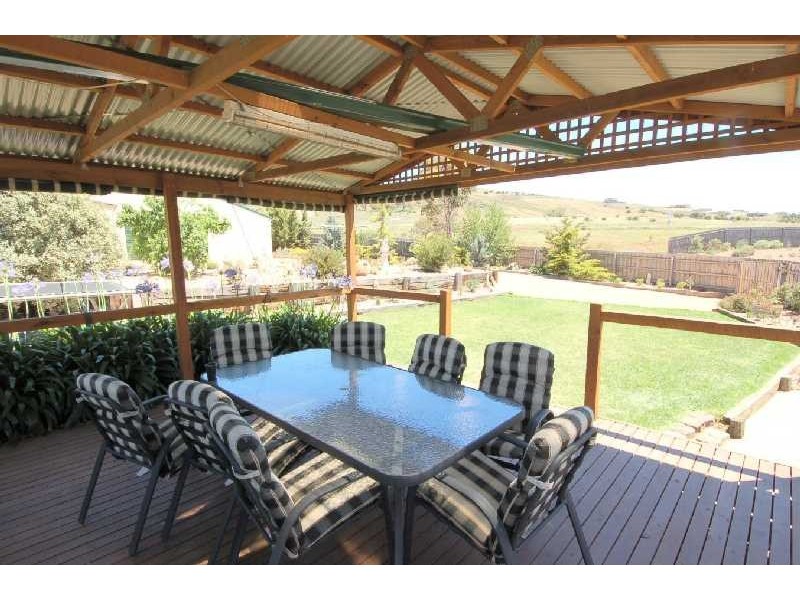 187 Halletts Way, Bacchus Marsh VIC 3340