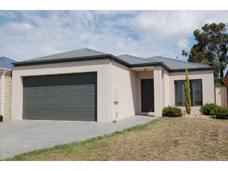 9a Stamford Close, Bacchus Marsh VIC 3340