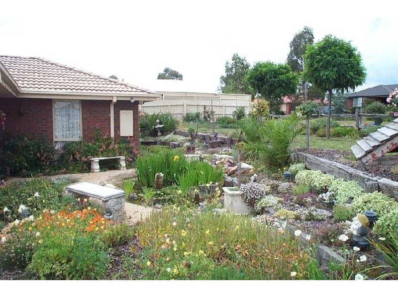 9 Carey Crescent, Bacchus Marsh VIC 3340