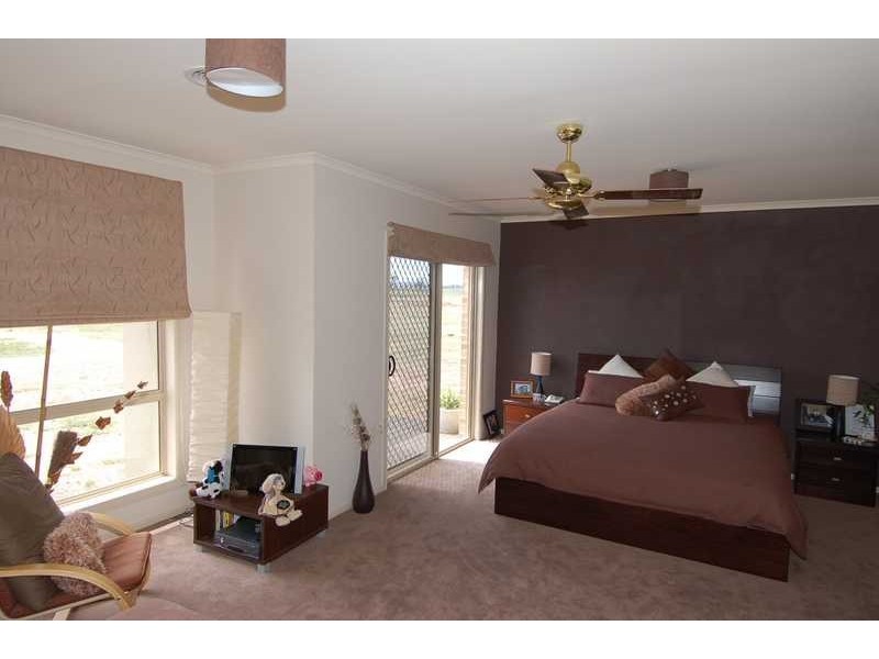 52 Riverview Drive, Bacchus Marsh VIC 3340