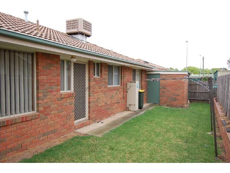 3/8 Simpson Street, Bacchus Marsh VIC 3340