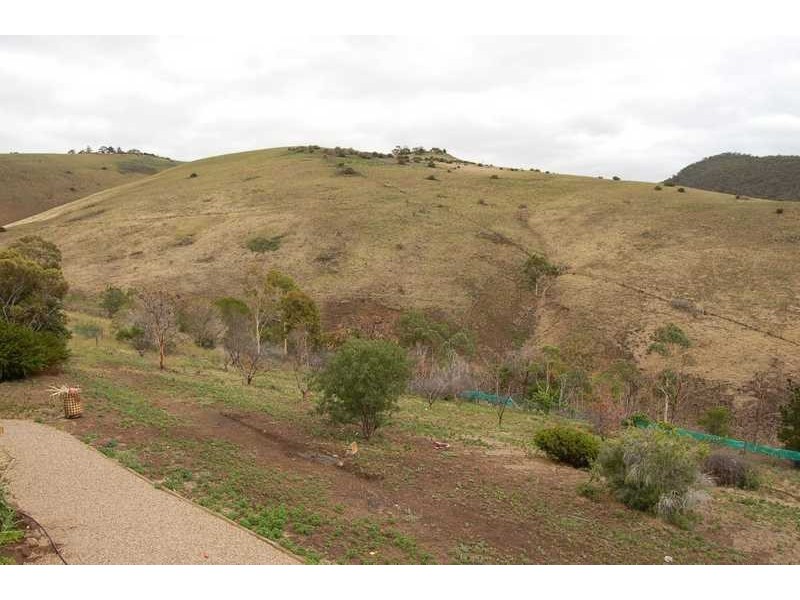 10 Banadell Avenue, Bacchus Marsh VIC 3340
