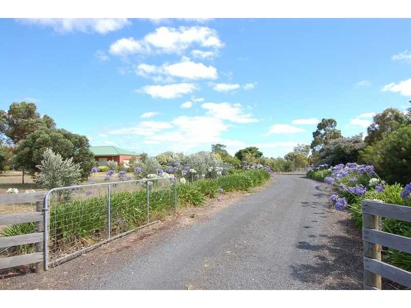 9 Dodemaide Circuit, Bacchus Marsh VIC 3340