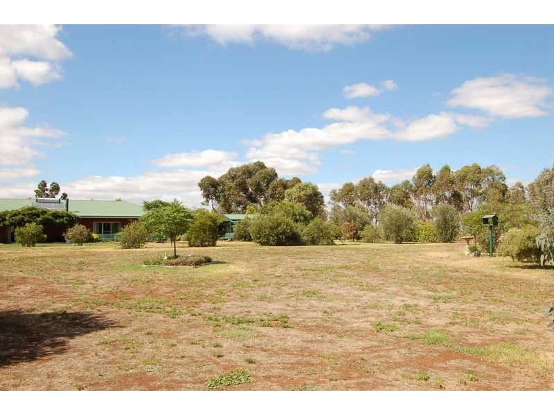 9 Dodemaide Circuit, Bacchus Marsh VIC 3340