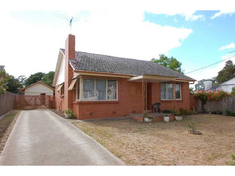 18 Young Street, Bacchus Marsh VIC 3340