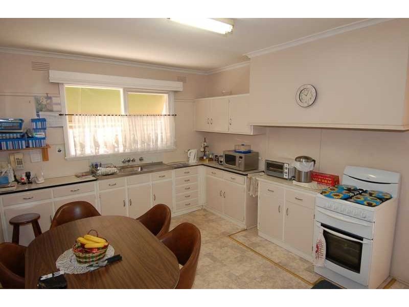 18 Young Street, Bacchus Marsh VIC 3340