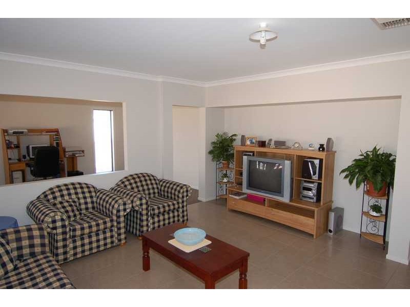 19 Leonard Drive, Bacchus Marsh VIC 3340