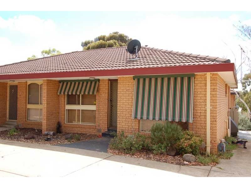 4/16 Inglis Street, Bacchus Marsh VIC 3340