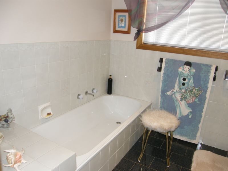 Glen Forbes VIC 3990