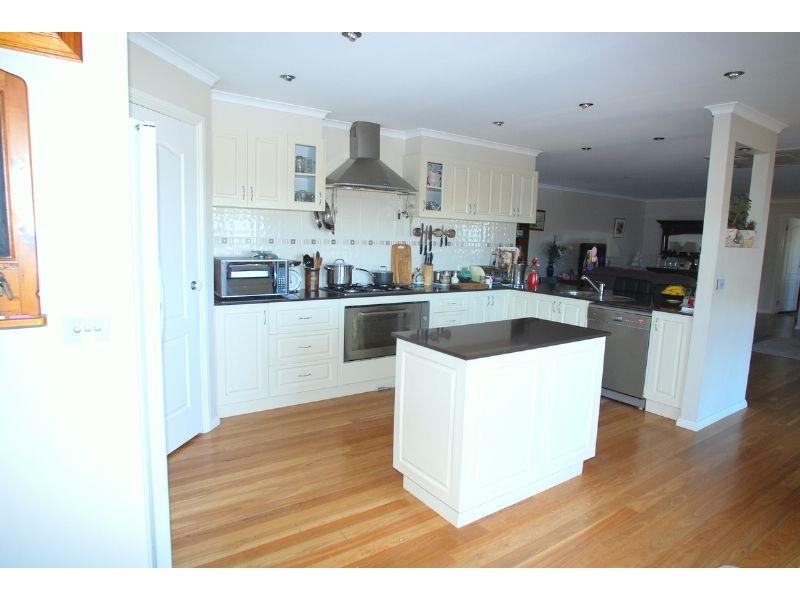 Glen Forbes VIC 3990