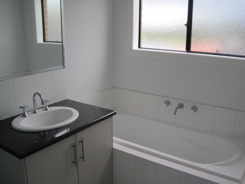Drouin VIC 3818