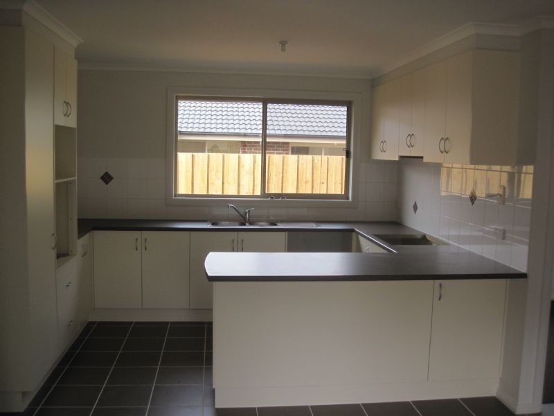 13 Miller Close, Drouin VIC 3818