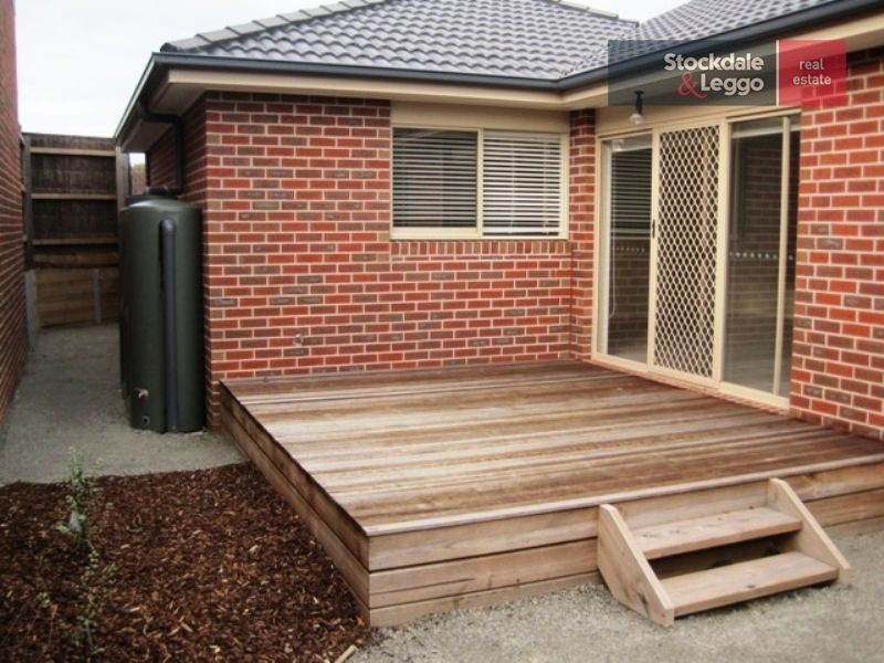 2/4-6 May Court, Garfield VIC 3814