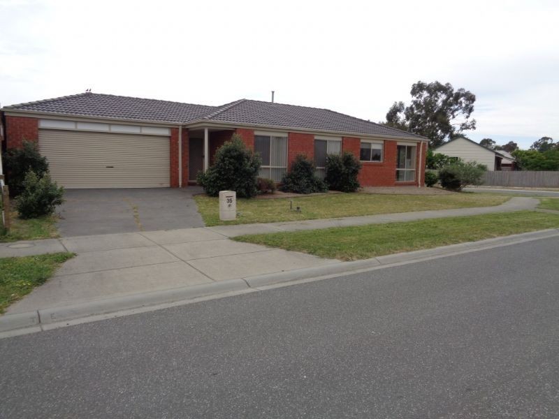 35 Oak Avenue, Longwarry VIC 3816