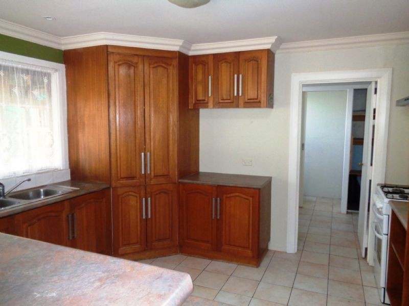 6 Lampards Road, Drouin VIC 3818