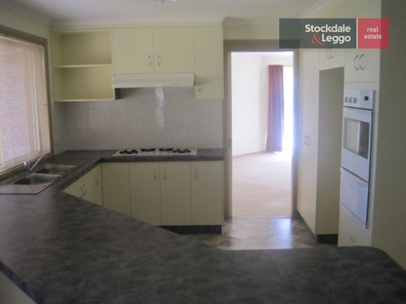 15 Flaxmill Close, Drouin VIC 3818