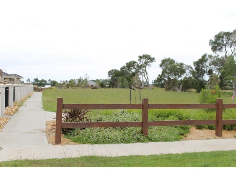Pakenham VIC 3810