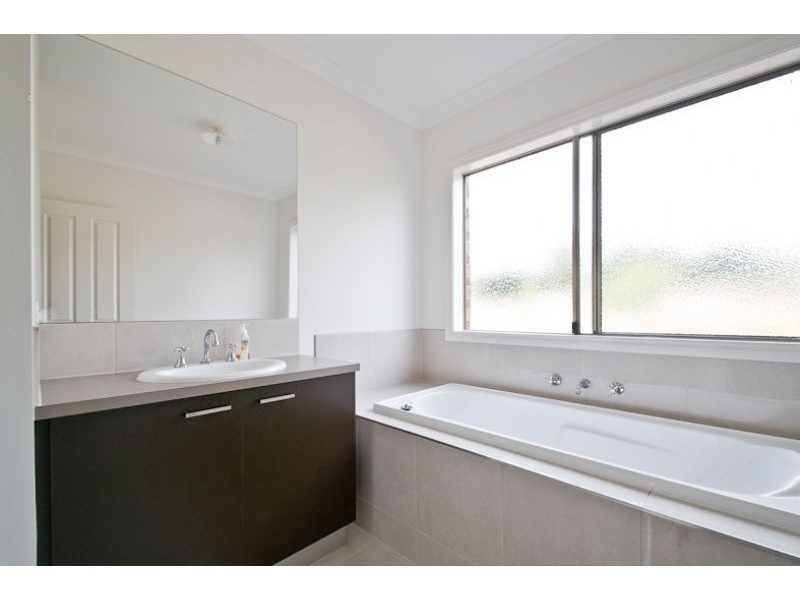 Drouin VIC 3818