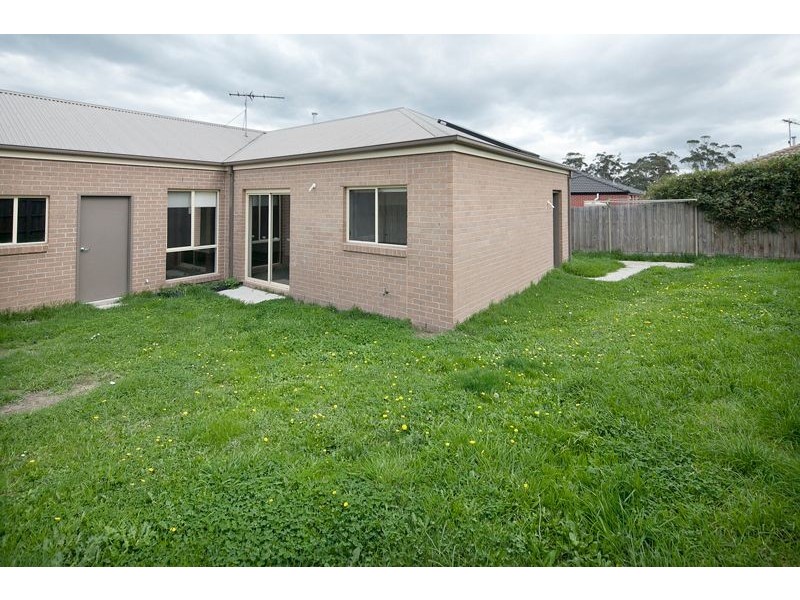 4/3 Bambra Court, Drouin VIC 3818