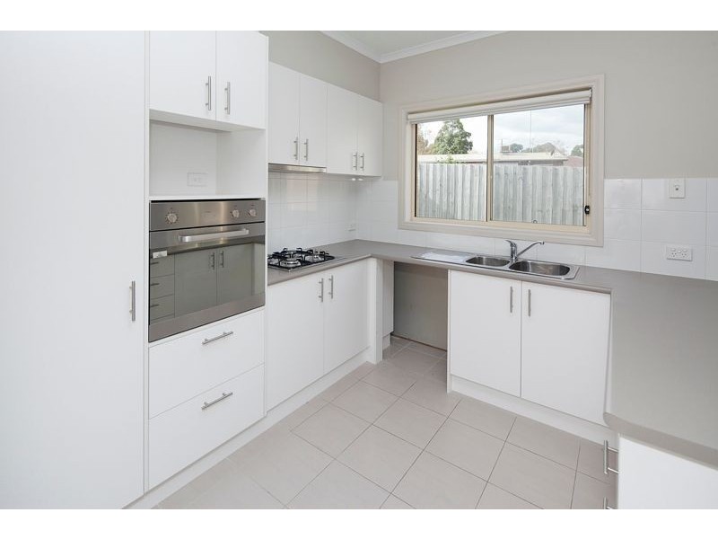4/3 Bambra Court, Drouin VIC 3818