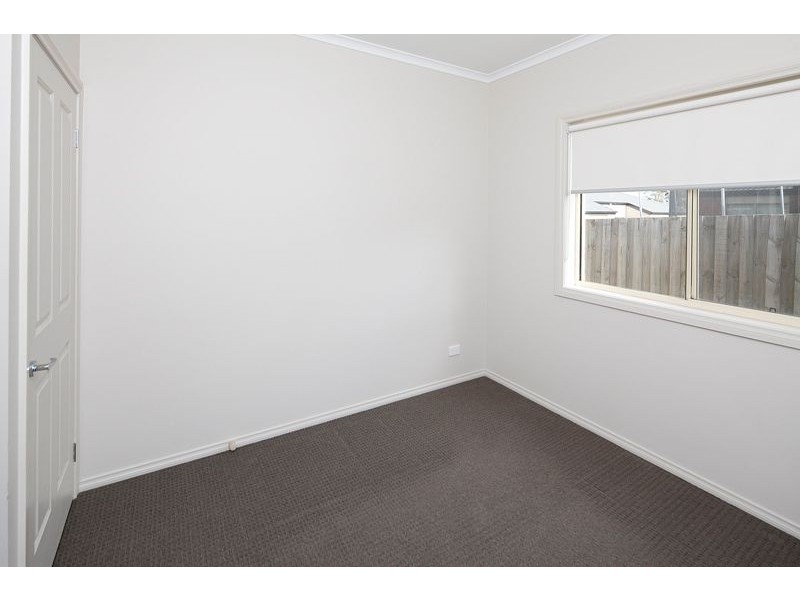 4/3 Bambra Court, Drouin VIC 3818