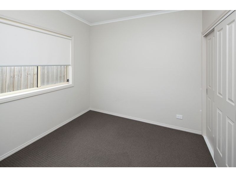 4/3 Bambra Court, Drouin VIC 3818