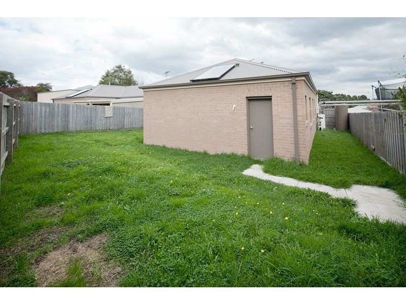4/3 Bambra Court, Drouin VIC 3818