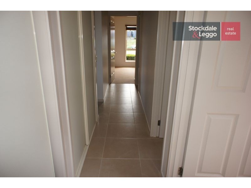 44 Springwater Drive, Drouin VIC 3818