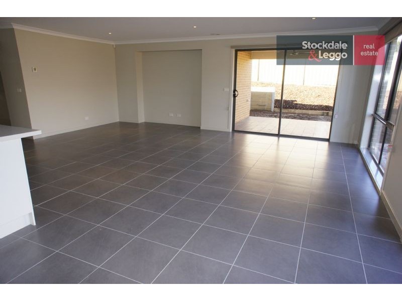 46 Empire Avenue, Drouin VIC 3818