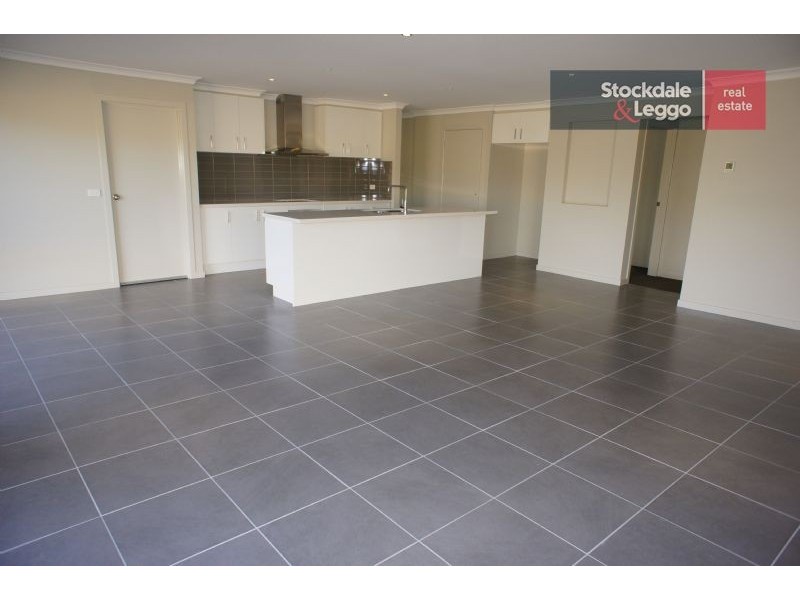 46 Empire Avenue, Drouin VIC 3818