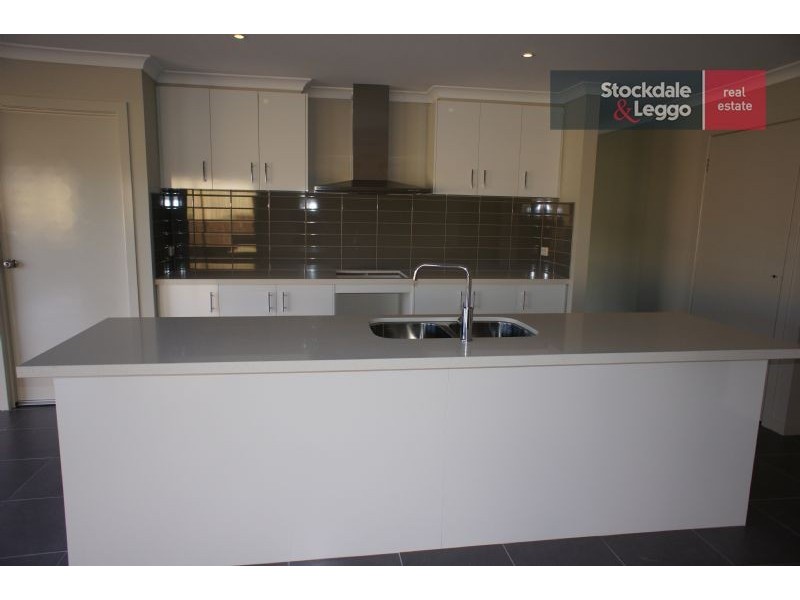 46 Empire Avenue, Drouin VIC 3818