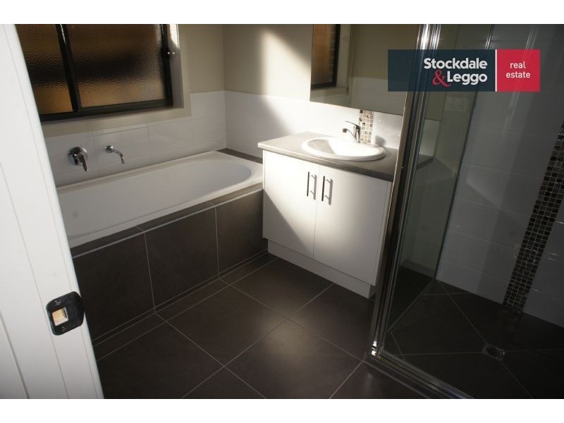 46 Empire Avenue, Drouin VIC 3818