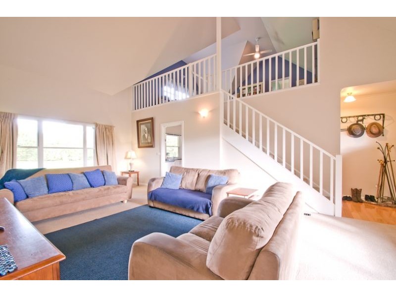 6 Robyn Court, Drouin VIC 3818