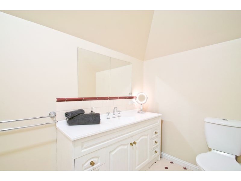 6 Robyn Court, Drouin VIC 3818