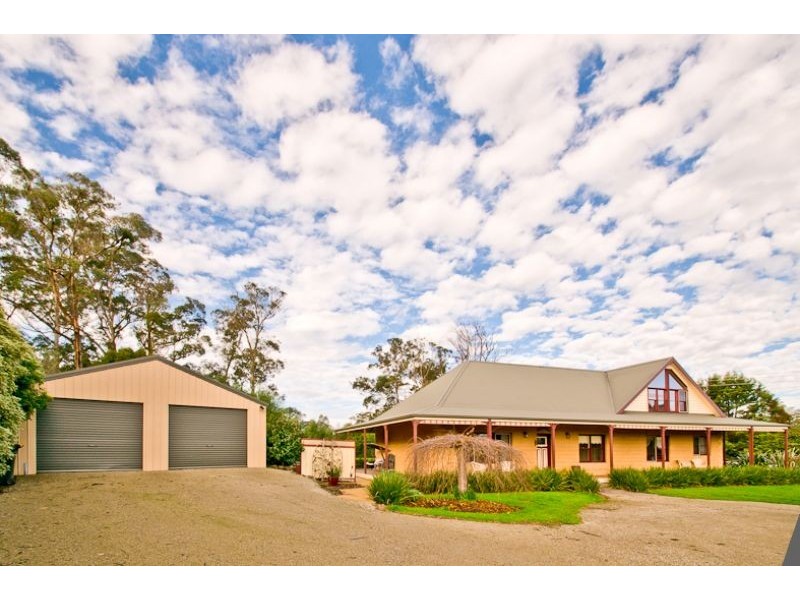 6 Robyn Court, Drouin VIC 3818